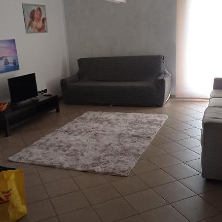 Appartamento Rebecca'S House Asti Esterno foto