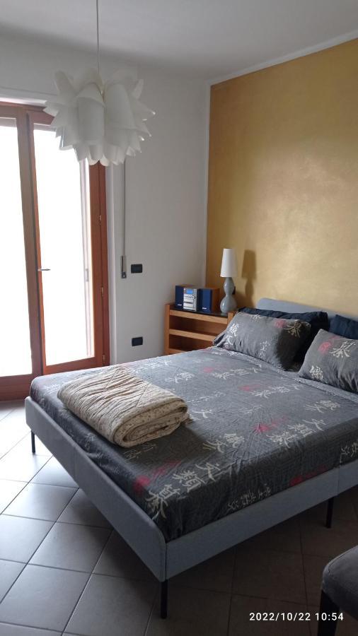 Appartamento Rebecca'S House Asti Esterno foto
